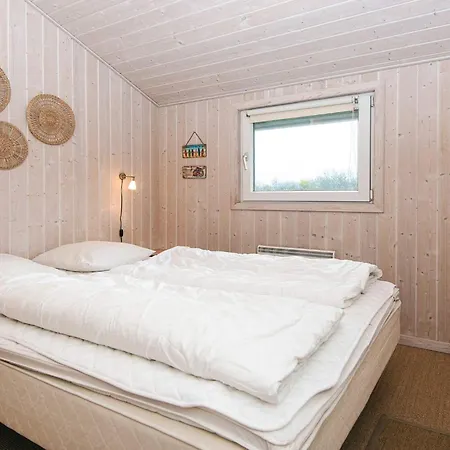 Holiday home 6 Person Holiday Home In Hemmet *