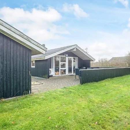 Holiday home 6 Person Holiday Home In Hemmet Falen