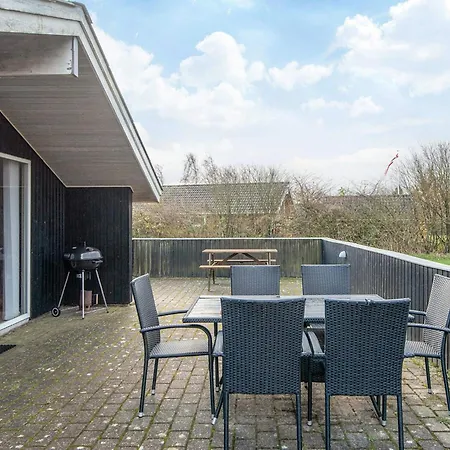 Holiday home 6 Person Holiday Home In Hemmet Falen