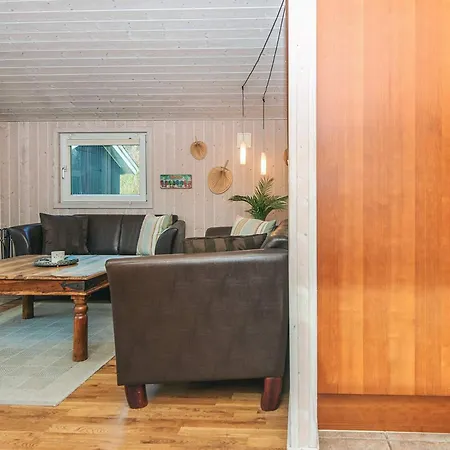 4 Star Holiday Home In Hemmet Ferienhaus Falen